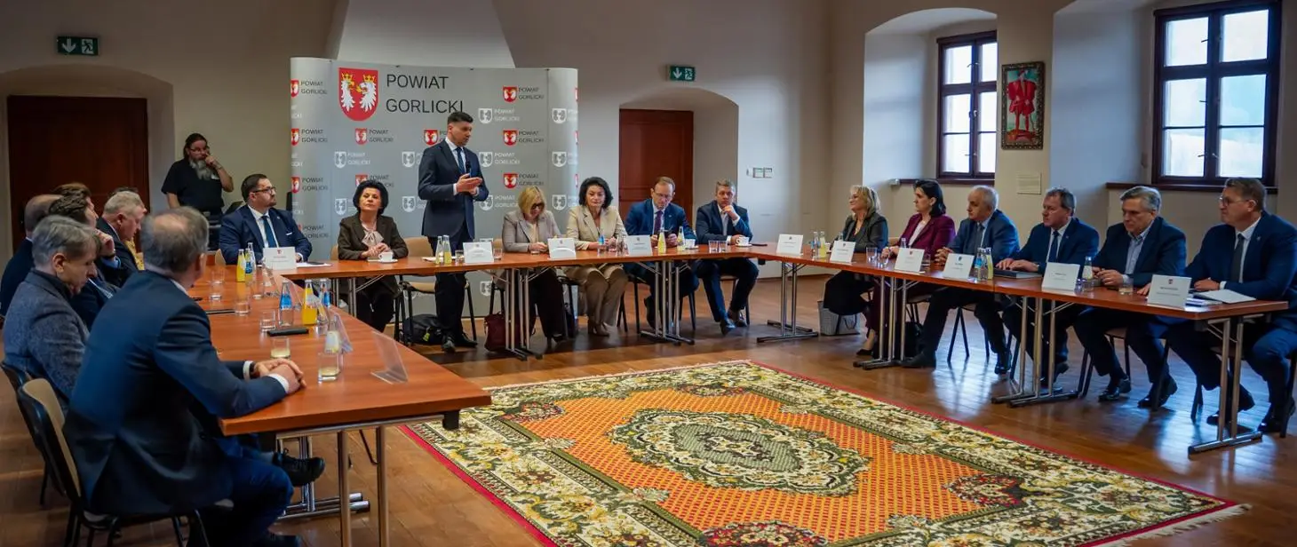 Samorządy z powiatu gorlickiego stawiają na współpracę i bezpieczeństwo
