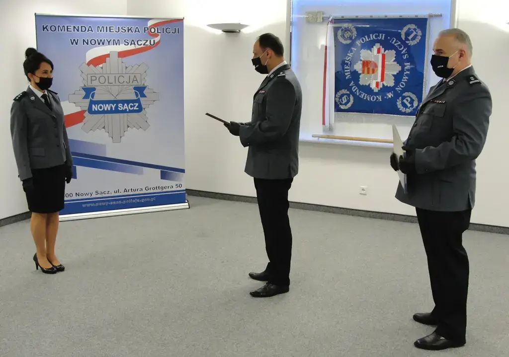 Komisarz Małgorzata Chmielowska po 25 latach służby pożegnała się z mundurem