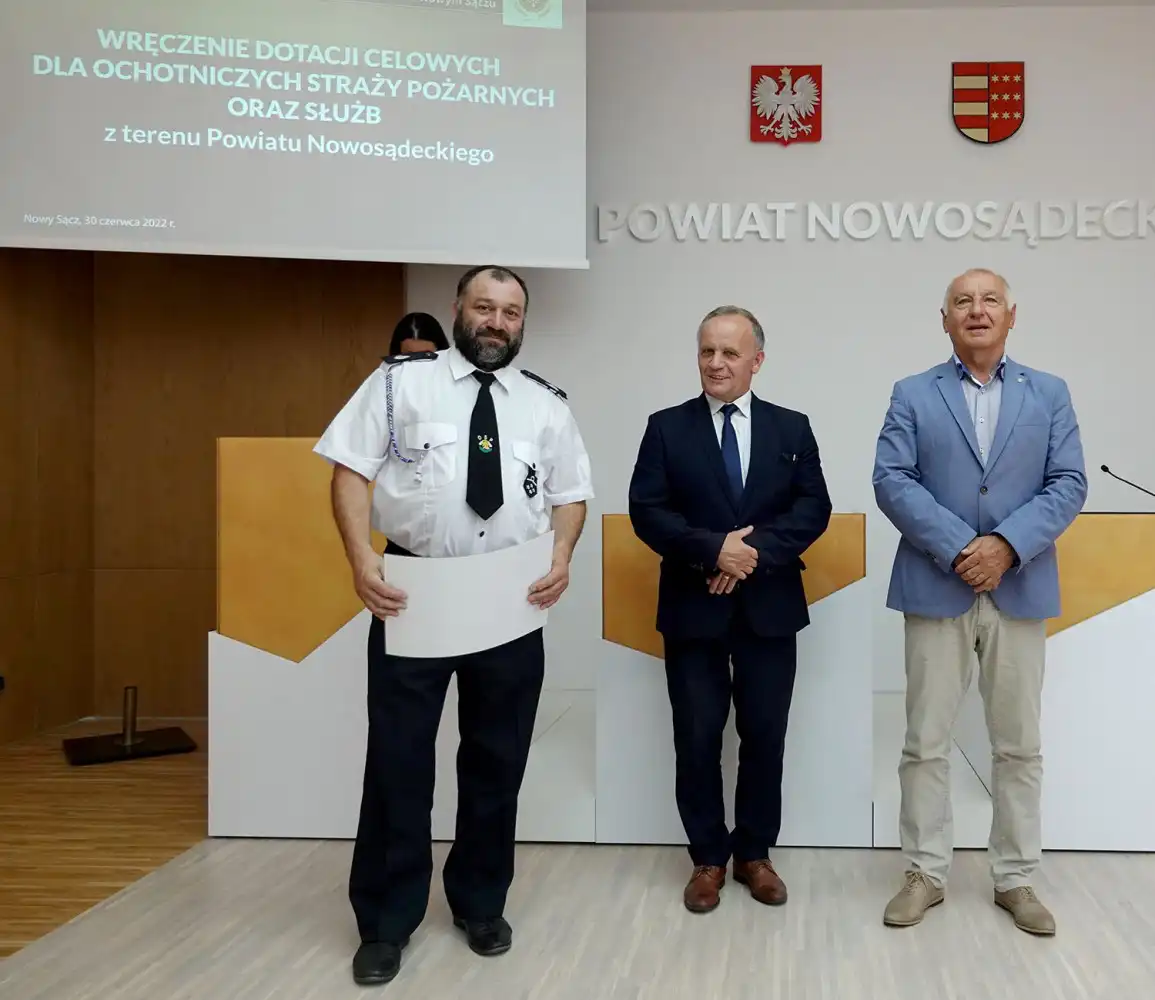 Blisko 300 tys. zł dla strażaków ochotników i służb z terenu powiatu nowosądeckiego