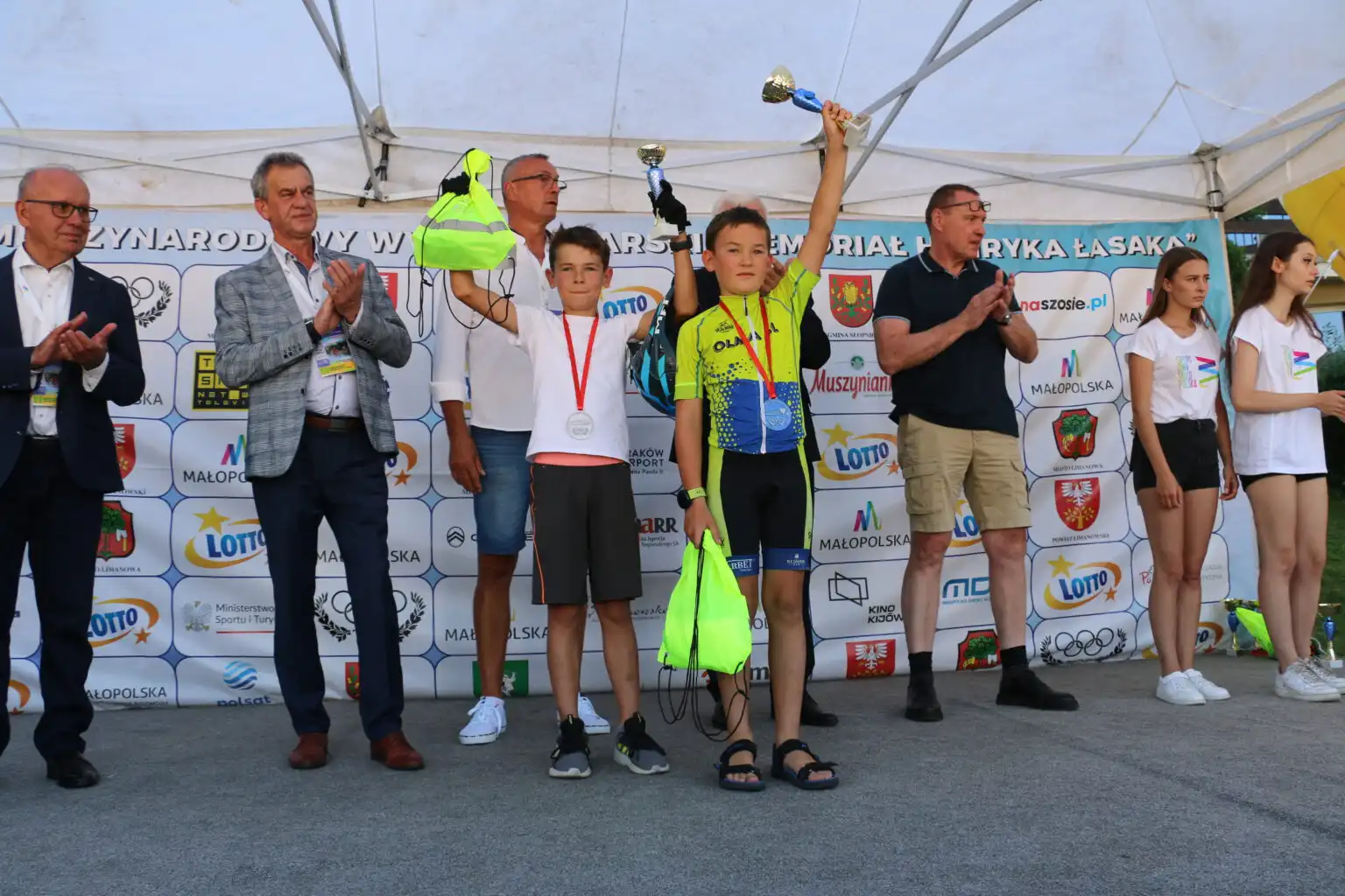 Mini Wyścig Henryka Łasaka w Limanowej. Wzięło w nim udział 100 młodych kolarzy