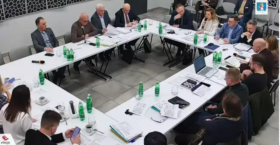 Spór o budżet w Chełmcu. Radni ograniczyli uprawnienia wójta