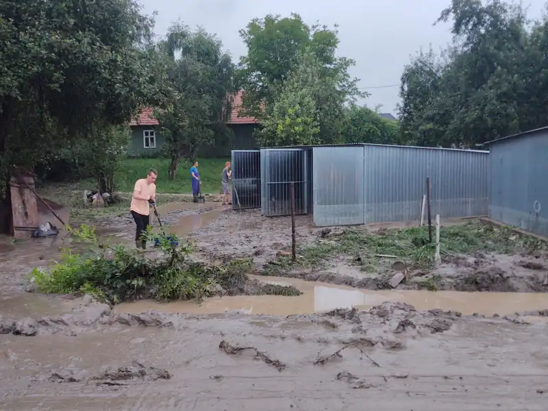 Kolejna powódź na Sądecczyźnie. Uszkodzone drogi, podtopione domy