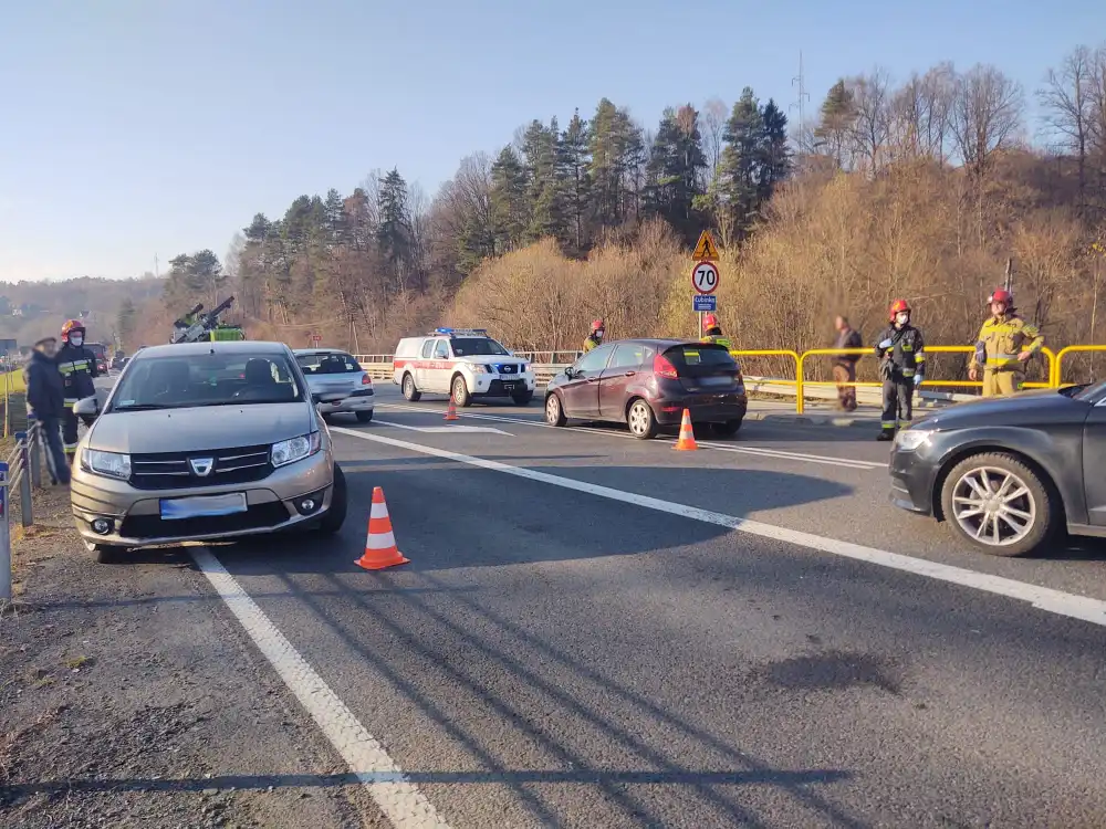 Wypadek w Paszynie. Na DK 28 zderzyły się dwa samochody