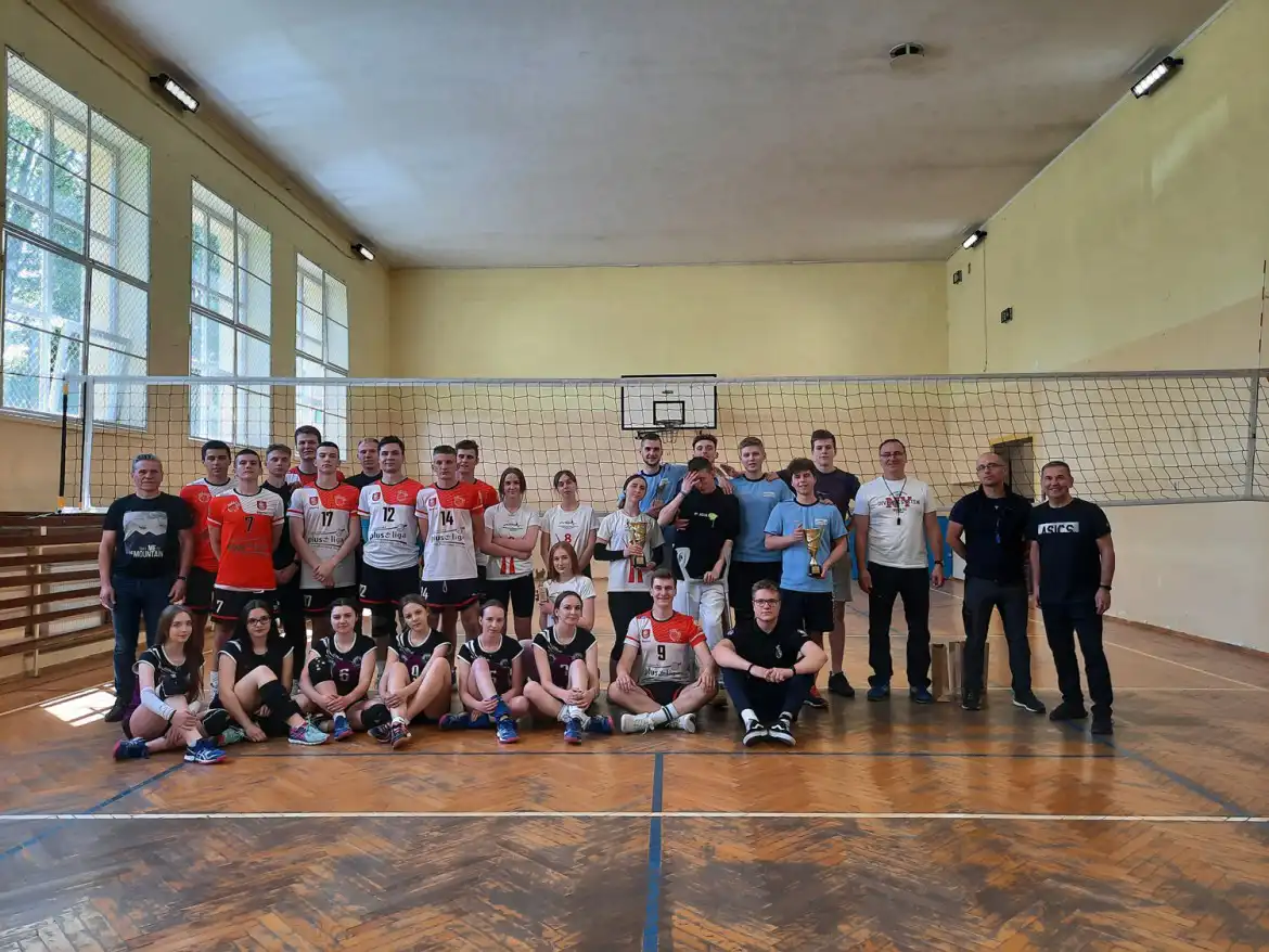 Uczniowie ZS w Starym Sączu reprezentują szkołę w wojewódzkich i rejonowych zawodach sportowych