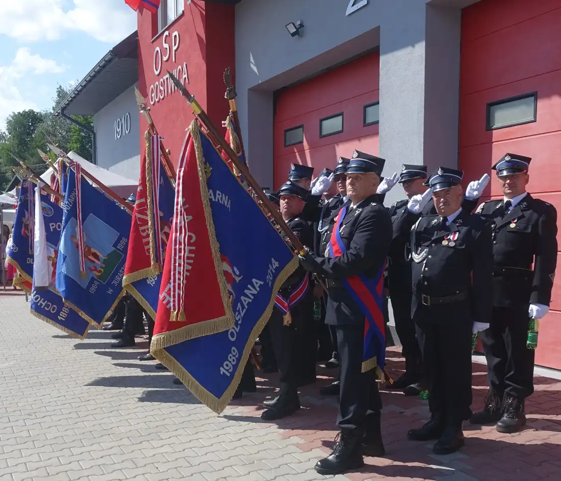115 lat strażackiej tradycji. Jubileusz OSP w Gostwicy z wyróżnieniami i nową remizą