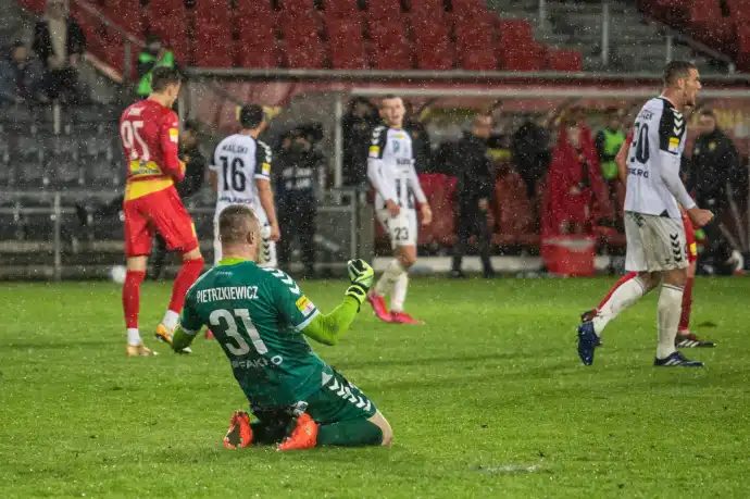 Sandecja pokonuje lidera rozgrywek Fortuna I ligi Koronę Kielce i awansuje na trzecią lokatę w tabeli