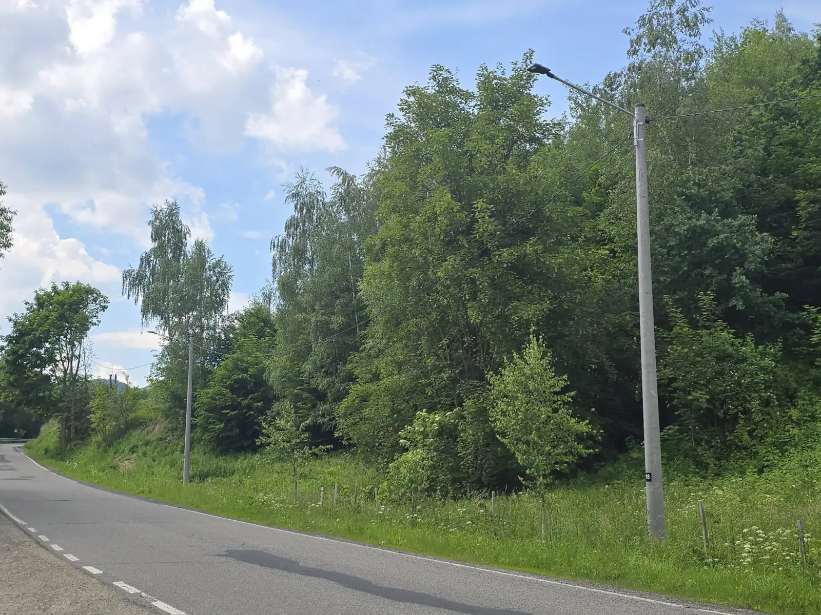Nowe lampy przy drodze powiatowej. Samorząd zakończył kolejne zadanie infrastrukturalne