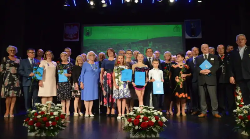 Stary Sącz: Zgłoś kandydata do Odznaki Honorowej lub Medalu Honorowego