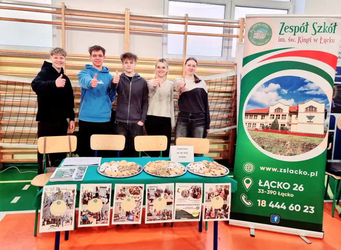 Edukacyjne sukcesy, sportowe emocje i zaangażowanie. Zespół Szkół im. św. Kingi w Łącku nie zwalnia tempa