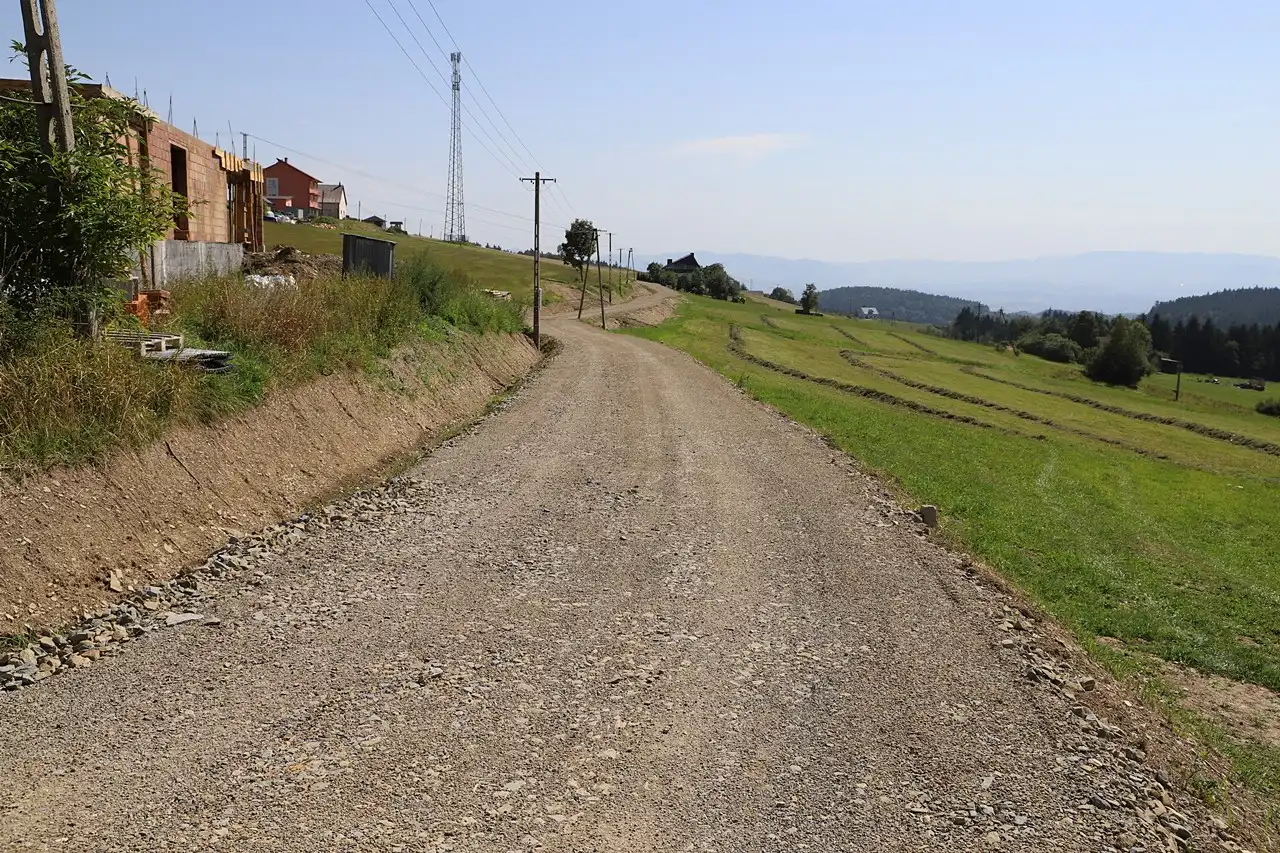 Gmina Limanowa: dobiegła końca modernizacja dwóch dróg dojazdowych do gruntów rolnych