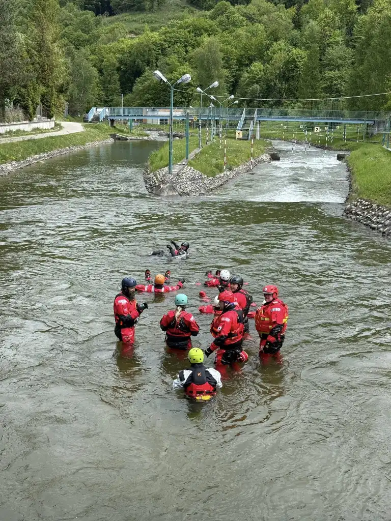 Siła w nurcie. Sądeckie WOPR szkoli ratowników na wodach górskich