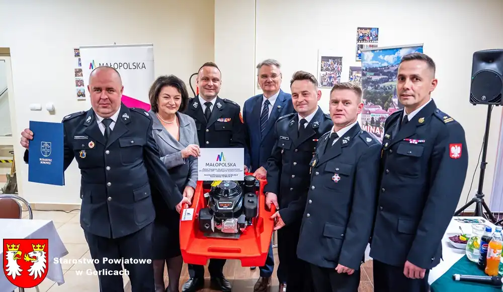 Noworoczne spotkanie druhów w Jankowej. Przekazanie sprzętu dla OSP z gminy Bobowa
