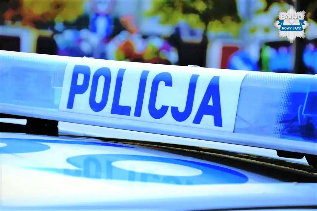 Jazowsko: Pijany 49-latek uciekał wpław przez Dunajec przed patrolem. Prawie się utopił