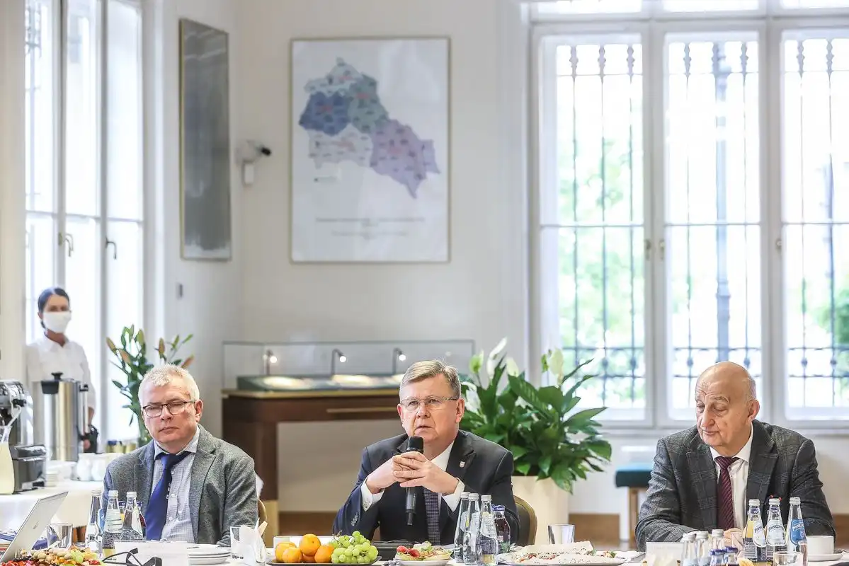 Posiedzenie Małopolskiej Rady Gospodarczej: dyskutowano o kondycji małopolskich firm i szczycie gospodarczym w Krynicy
