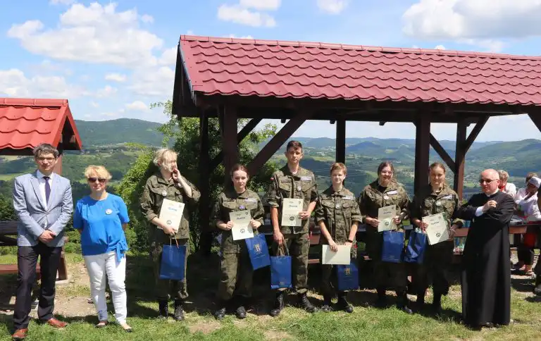 W Tymbarku po raz czternasty zorganizowano Rajd Górski „ Szlakiem Papieskim”