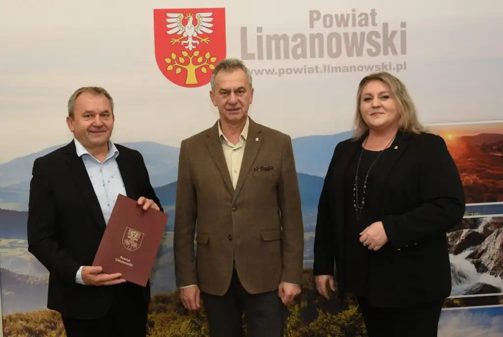 Zespół Szkół im. KEN w Tymbarku zyska nowoczesne zaplecze sportowe