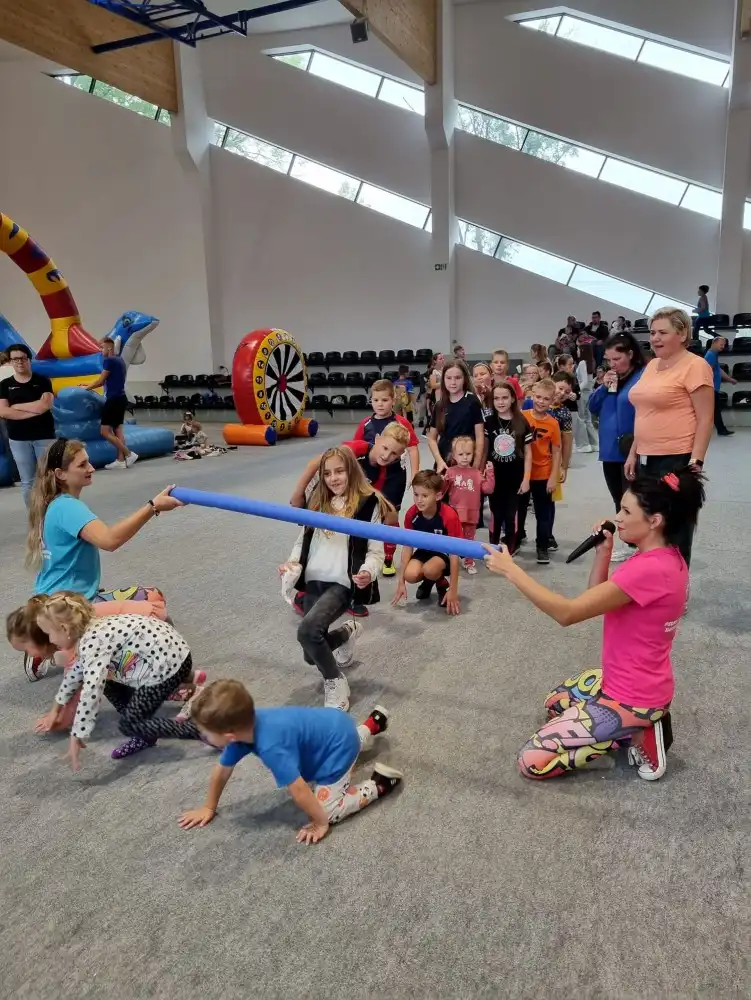 Piknik Rodzinny w hali Powiatowego Centrum Sportu w Marcinkowicach