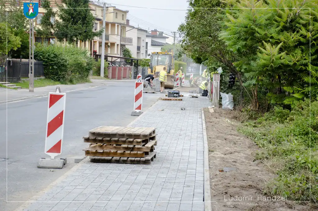 Trwa remont chodnika przy ul. Dunajcowej w Nowym Sączu