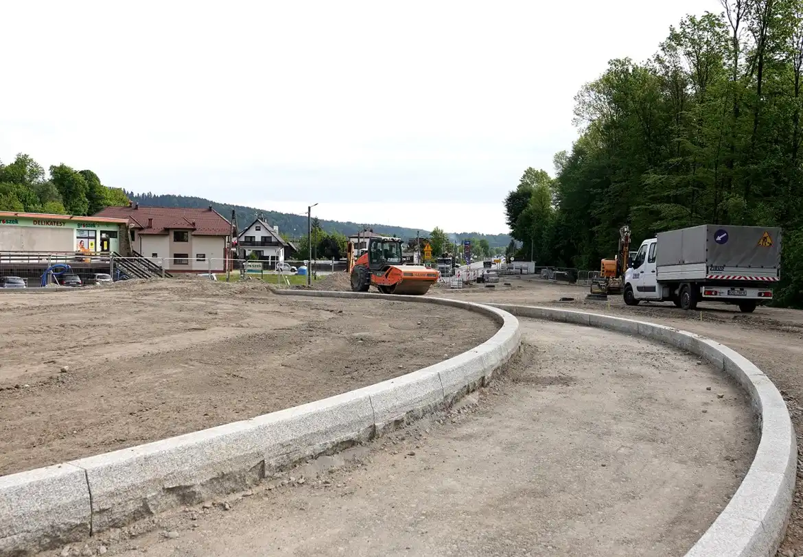 Budowa ronda w Jazowsku nabiera tempa. Zakończenie jeszcze w tym roku