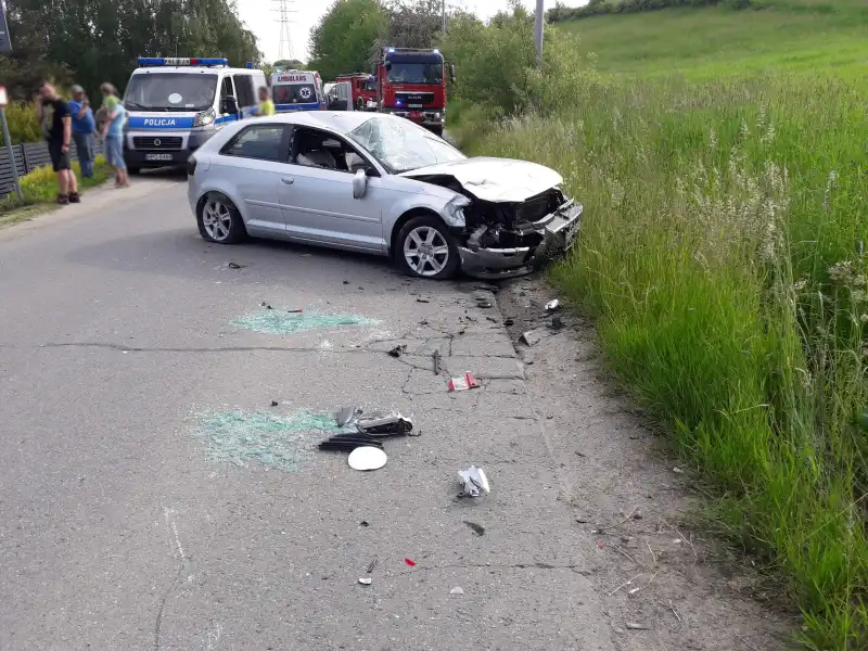 Nowy Sącz: Na ul. Juranda zderzyły się trzy osobówki. Jedna osoba ranna