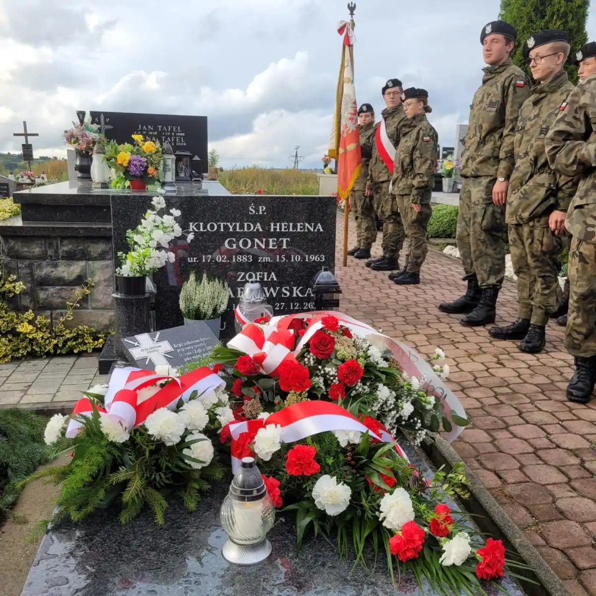 Dzień Sybiraka w gminie Dobra. Msza, apel i hołd na cmentarzu