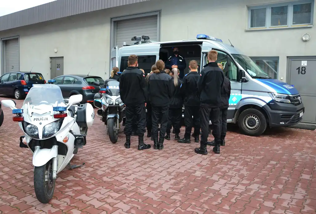 Uczniowie ZS w Marcinkowicach otrzymali akty nominacyjne na wyższe stopnie uczniowskie