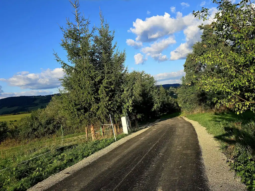 Nowy asfalt na Barnasiach. Kolejna droga w Gminie Łukowica po remoncie