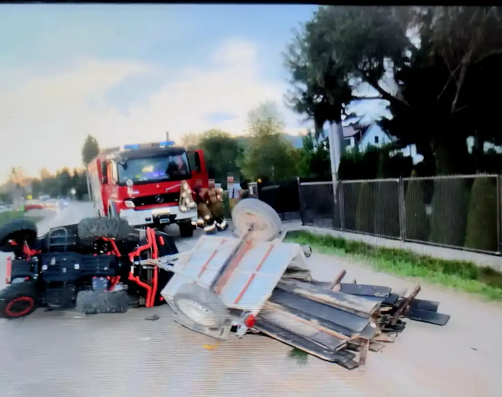 Nietrzeźwy kierowca quada i wypadek ciągnika. Dwie osoby w szpitalu