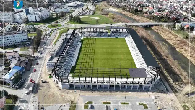 Coraz bliżej końca budowy stadionu Sandecji. Obiekt ma zostać oddany do użytku jeszcze w tym roku
