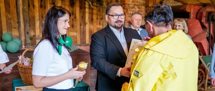 Wzruszające chwile w Łosiu. Podziękowali tym, którzy dają dzieciom dom