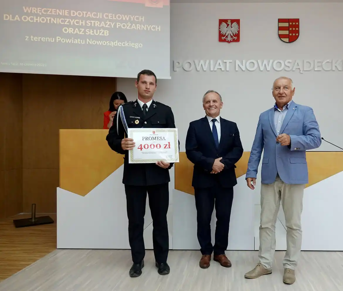 Blisko 300 tys. zł dla strażaków ochotników i służb z terenu powiatu nowosądeckiego