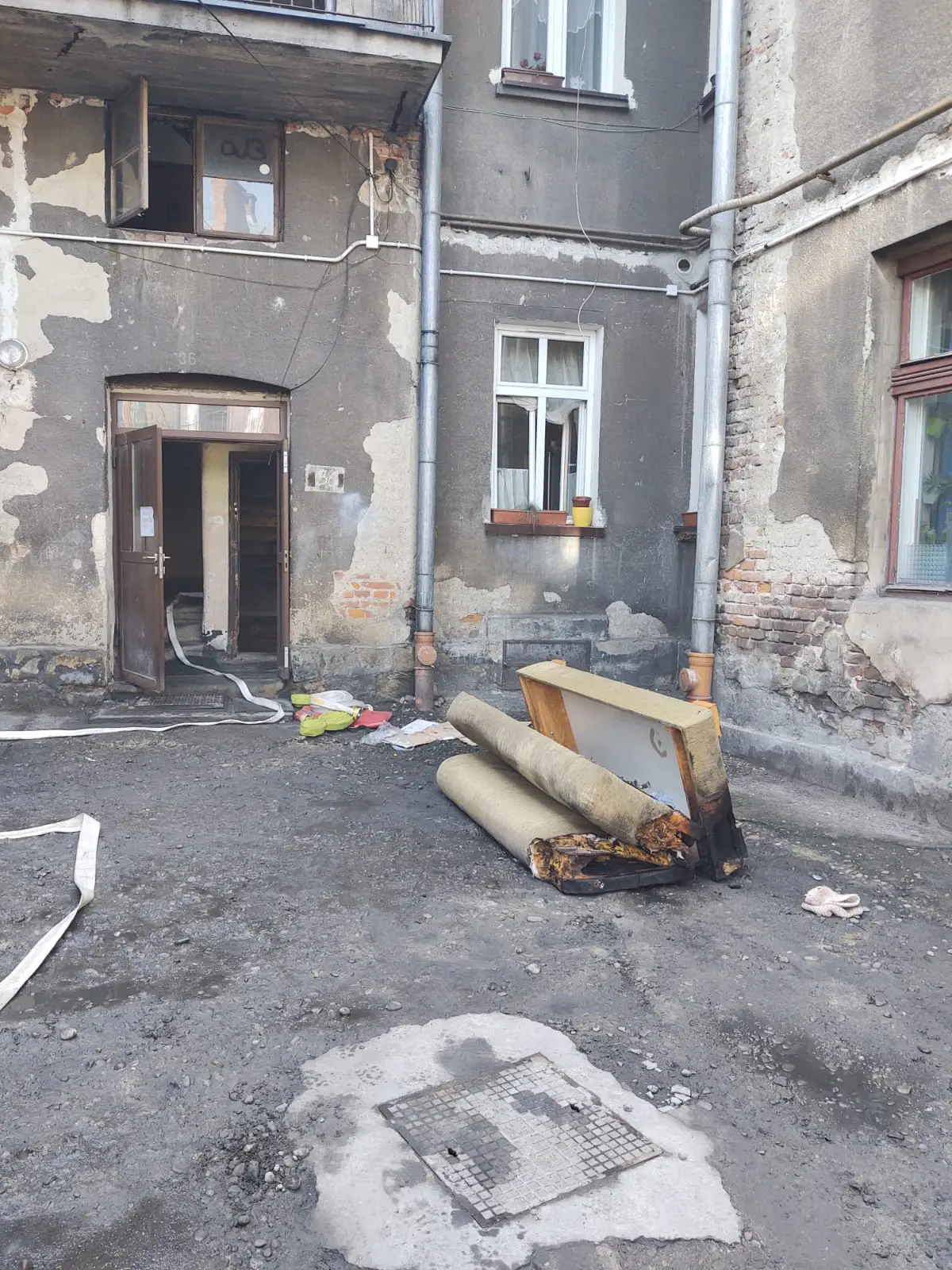 Pożar na ul. Długosza w Nowym Sączu. 22 osoby ewakuowane