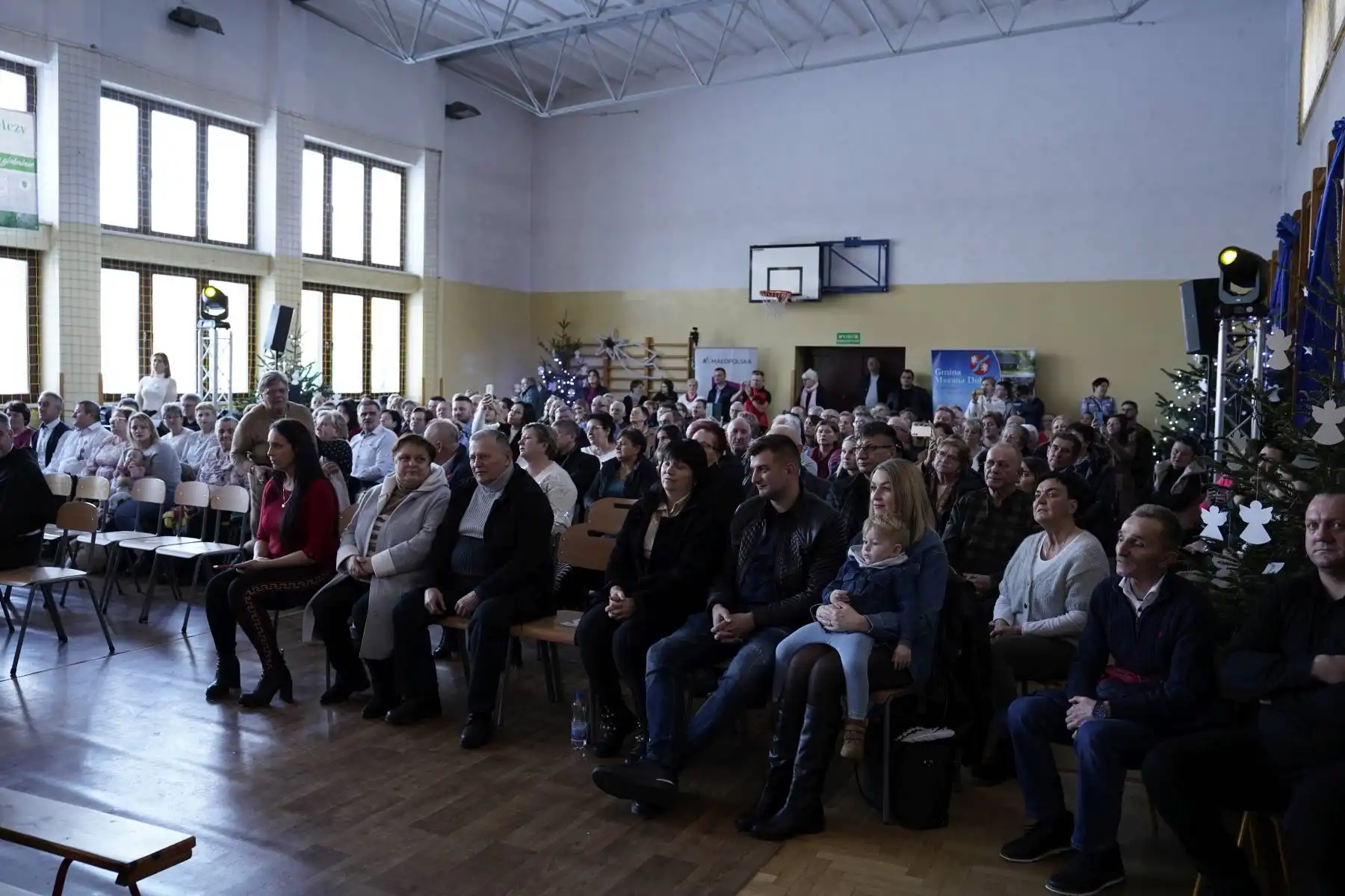 "Zagrojcie ta Turoniowi". Kolędnicze święto w Lubomierzu pełne tradycji i emocji