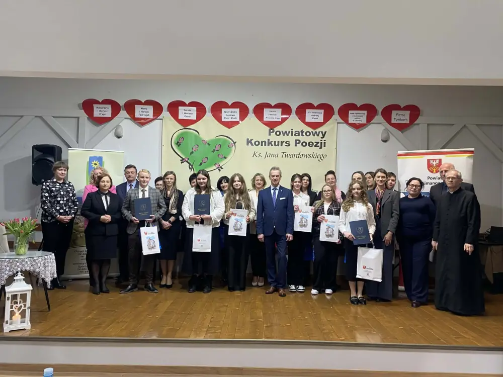 Młodzi recytatorzy zachwycili w Laskowej. Poezja Twardowskiego wciąż żywa