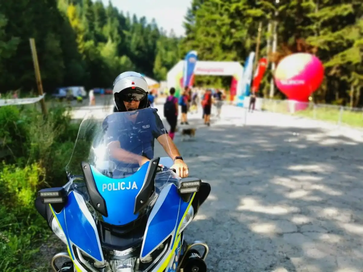 Policjanci z Nowego Sącza i okolicznych miejscowości dbali o bezpieczeństwo i porządek podczas 14. Festiwalu Biegowego