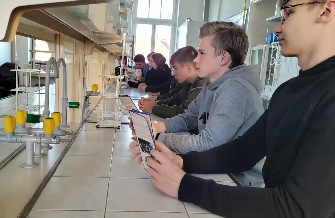 ZS w Starym Sączu: uczniowie uczestniczyli w zajęciach w jednej z krakowskich uczelni