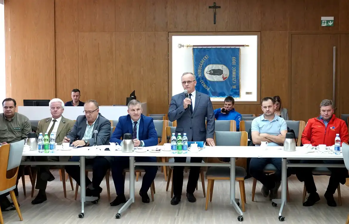 Przygotowania do zimy tematem posiedzenia Powiatowego Zespołu Zarządzania Kryzysowego