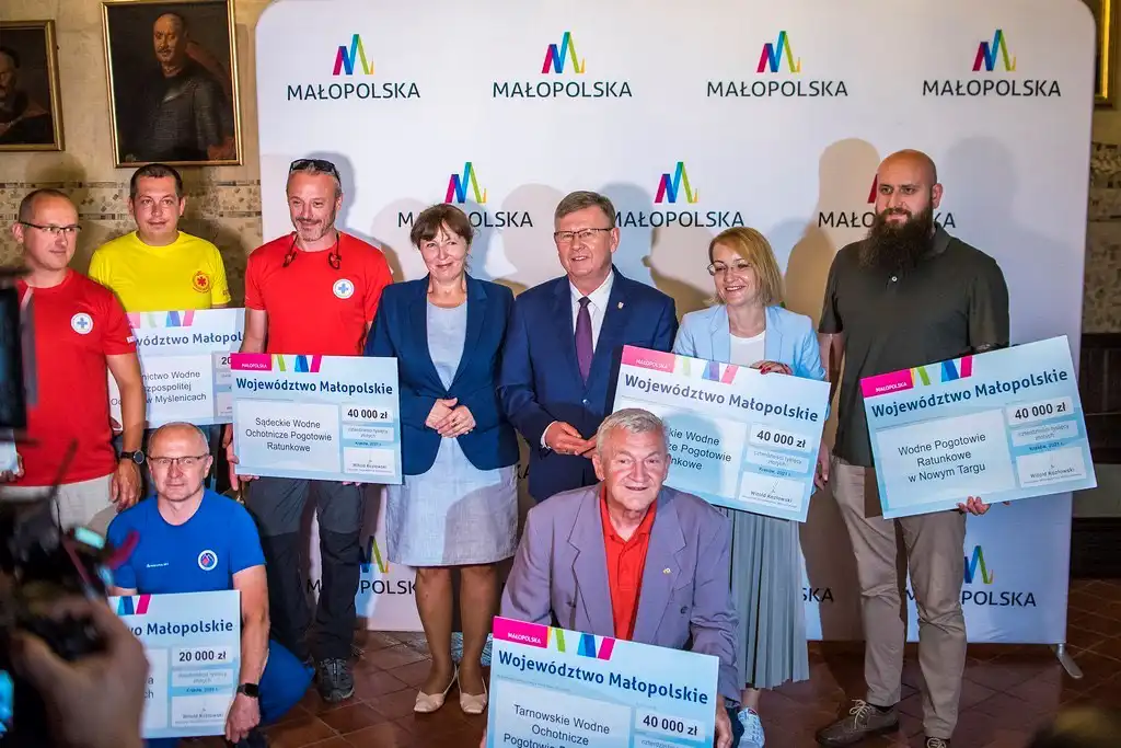 Jednostki WOPR z terenu Małopolski z promesą w wysokości 400 tys. zł