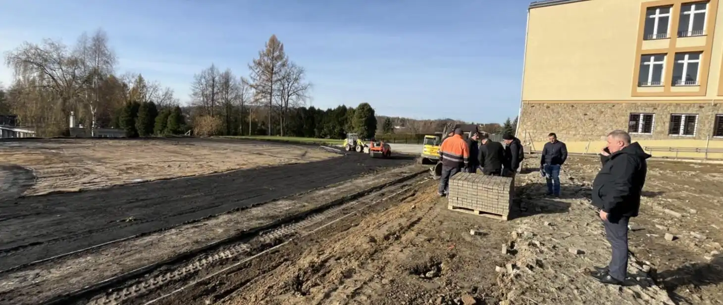 Boiska, bieżnia, siłownia. Powiat Gorlicki rozbudowuje infrastrukturę sportową